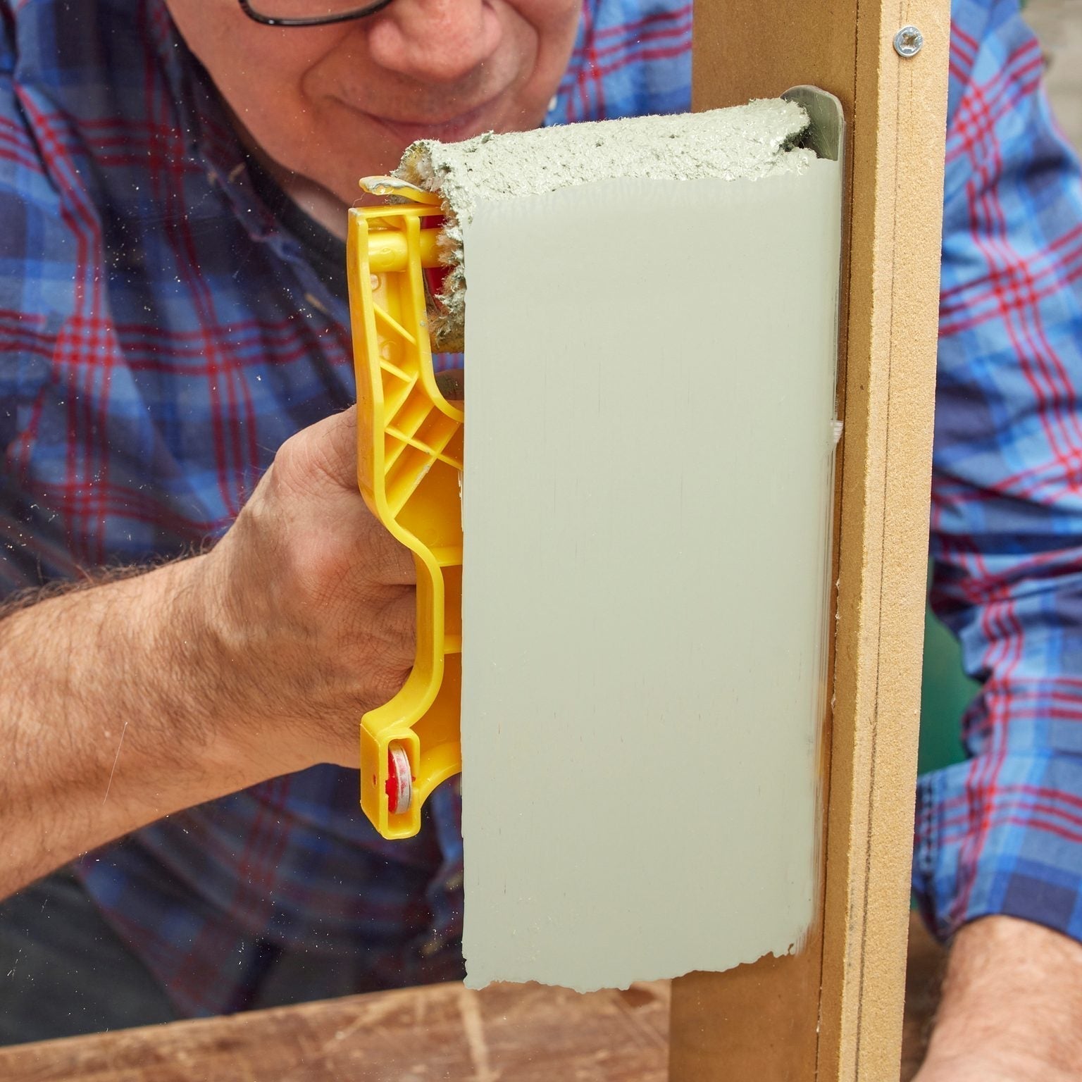 Paintbuddy | Innovative Paint Roller with Integrated Shield for Quick and Clean Edges 5
