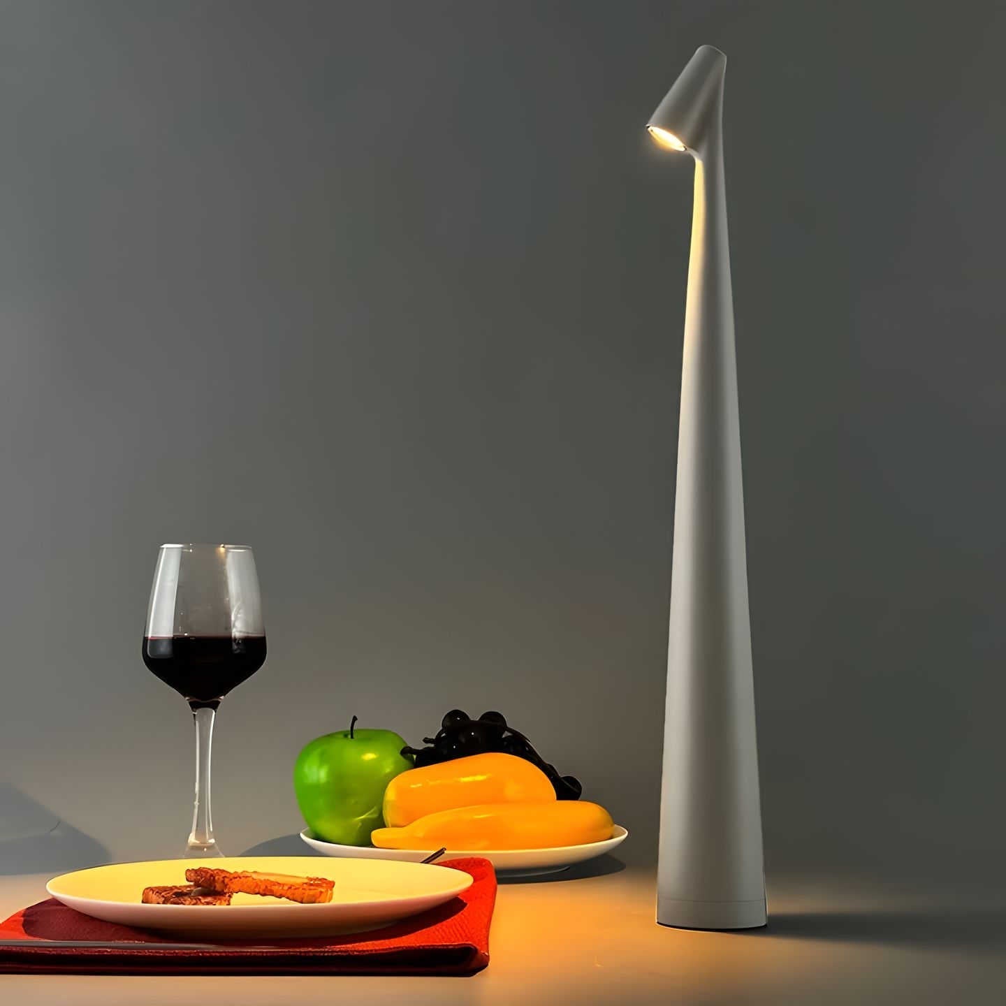 LunaSlim | Elegant Cordless Aluminum Table Lamp with Dimming Function 10