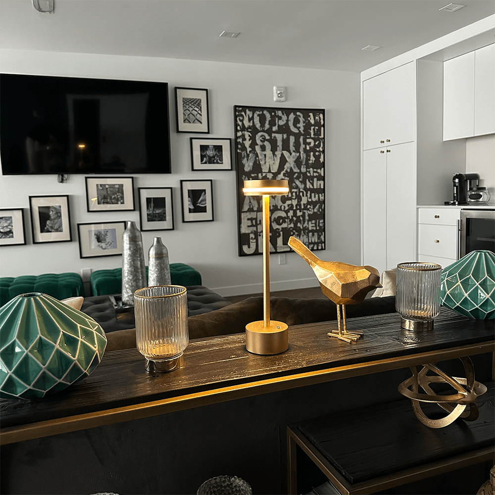 LuxeGlow | Sophisticated Cordless Touch Control Table Lamp 5