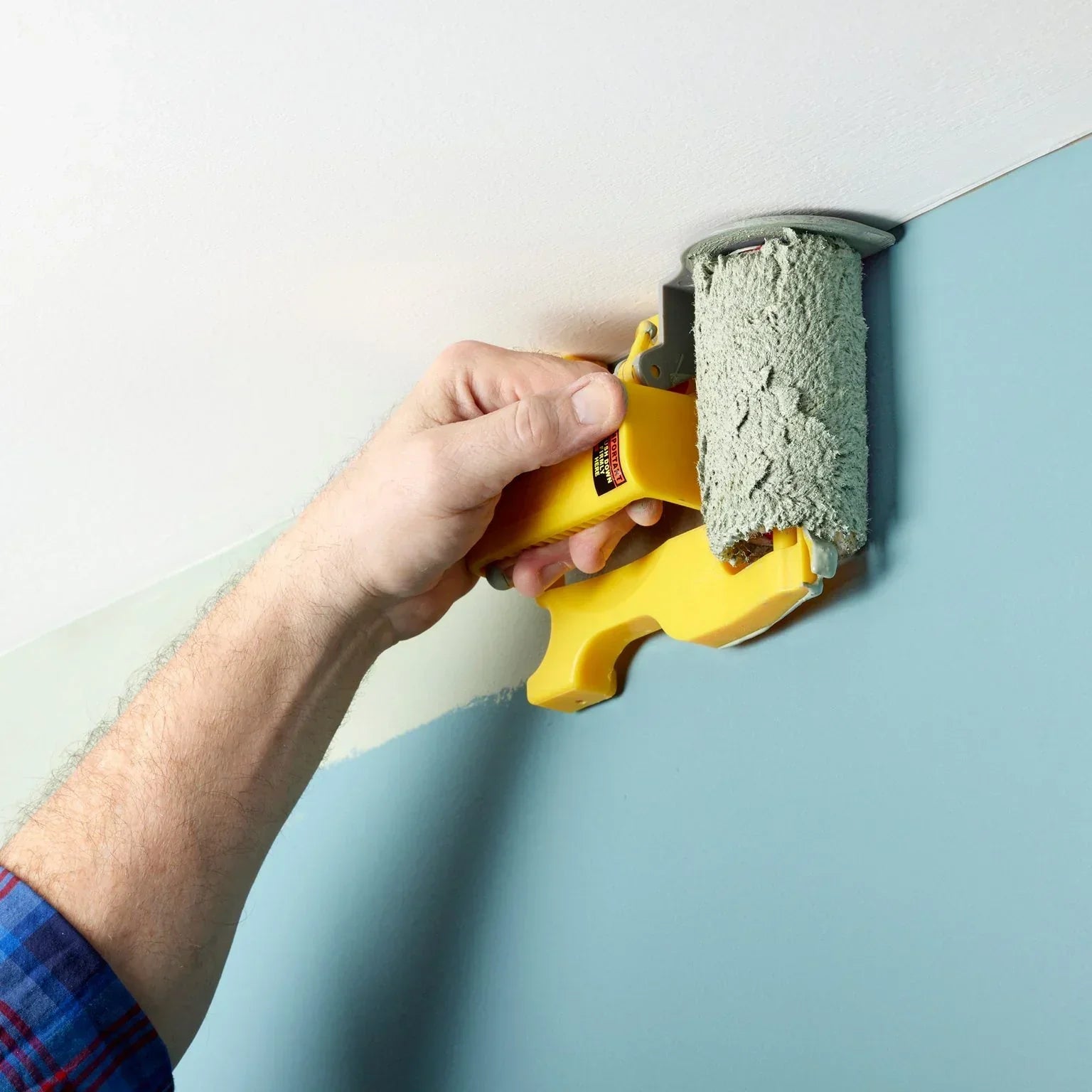 Paintbuddy | Innovative Paint Roller with Integrated Shield for Quick and Clean Edges 3